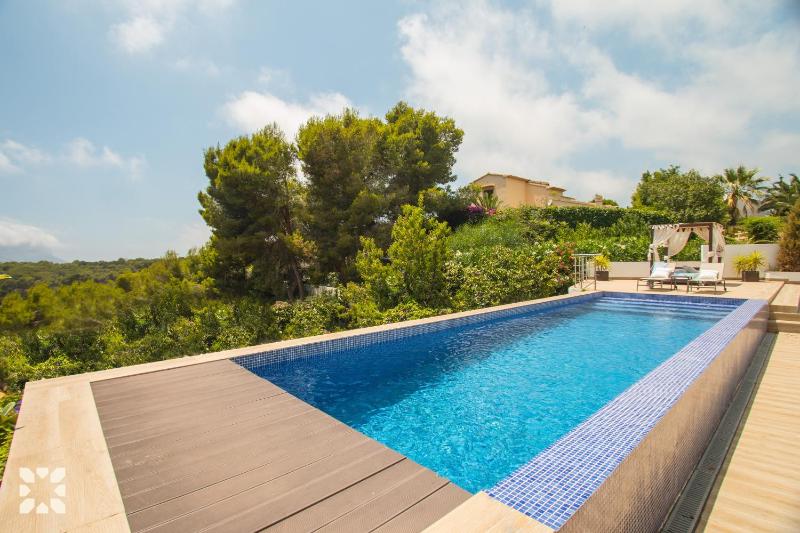 Villa La Casa Blanca by Abahana Villas - image 9