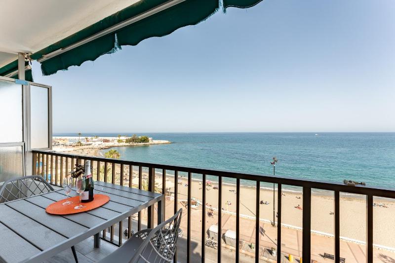 MalagaSuite Golden Views Fuengirola - image 1