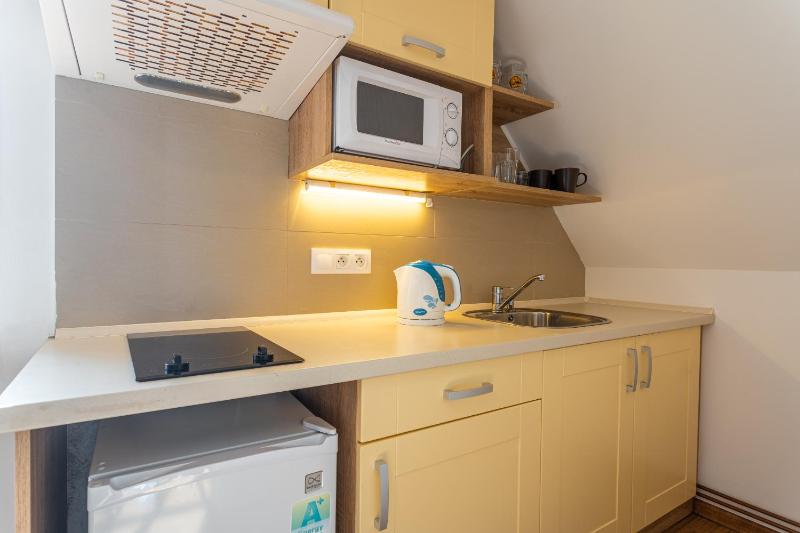  Studio Apartment image 2