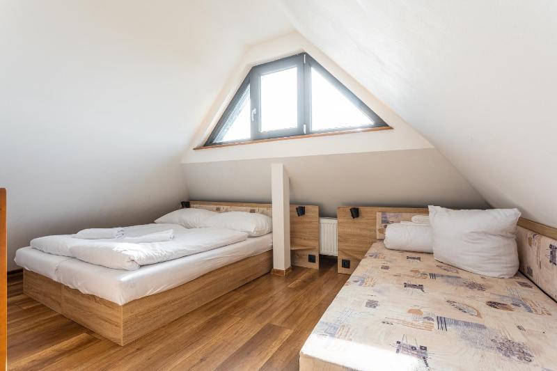  Studio Apartment image 3