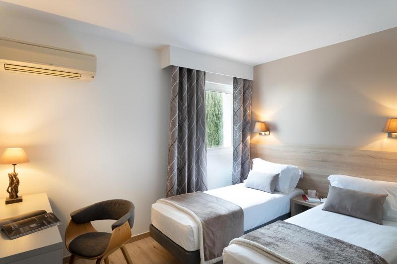 Classic Double Room image 1