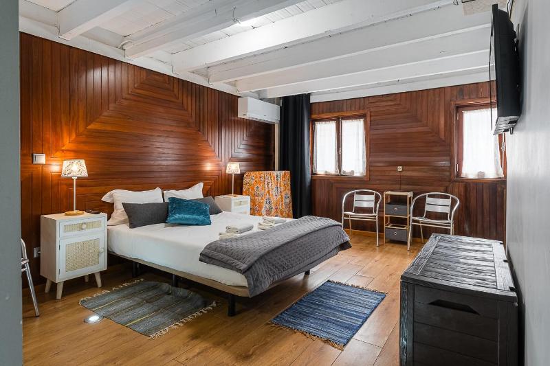 GuestReady - Fisherman's Shelter Images
