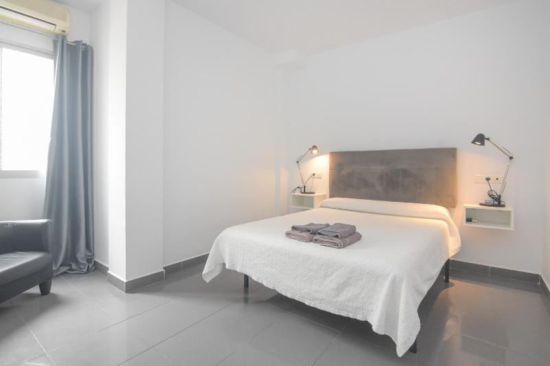 Single Room image 4