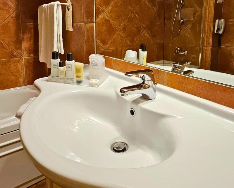 Double Room with Garden View image 1