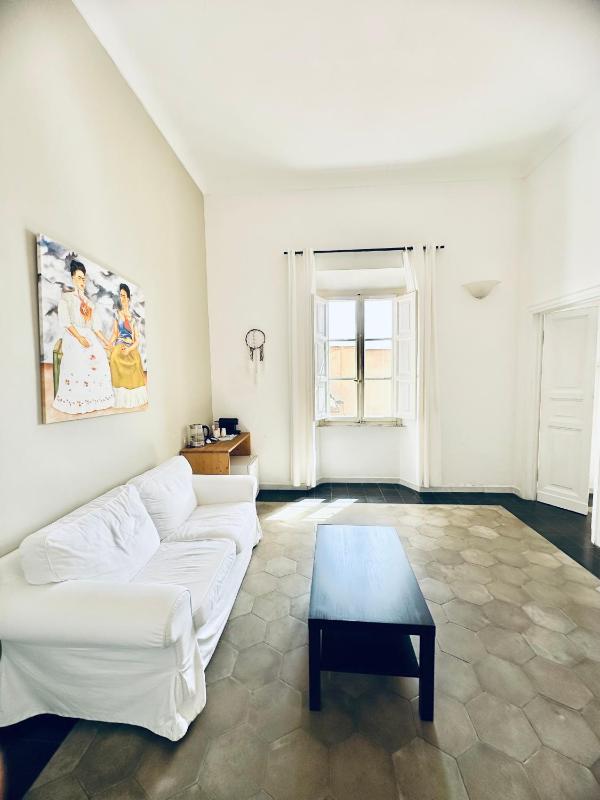 Double or Twin Room with Private External Bathroom and Sea View image 3