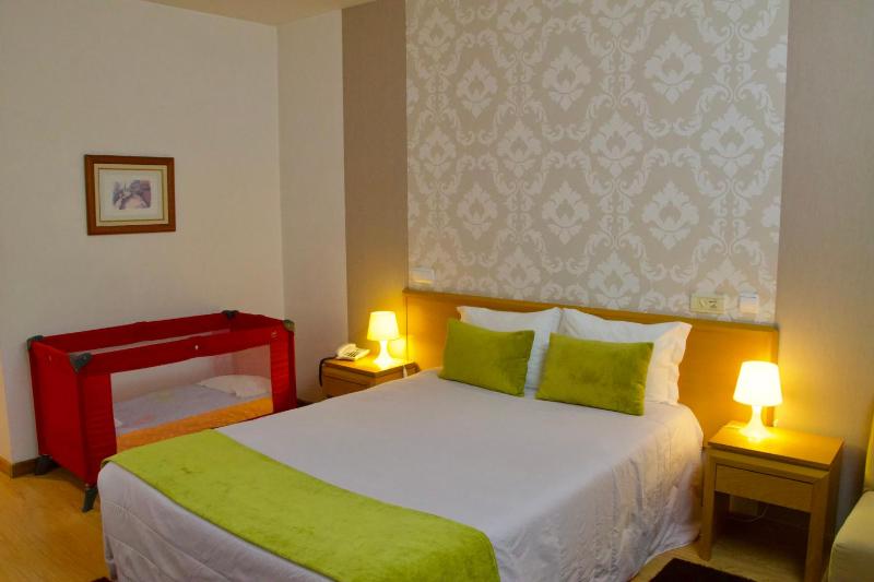 Double Room image 4