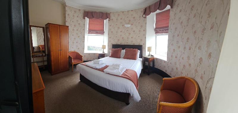 Standard Turret Double Room image 4