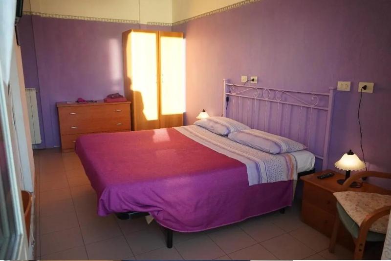 Double Room image 3