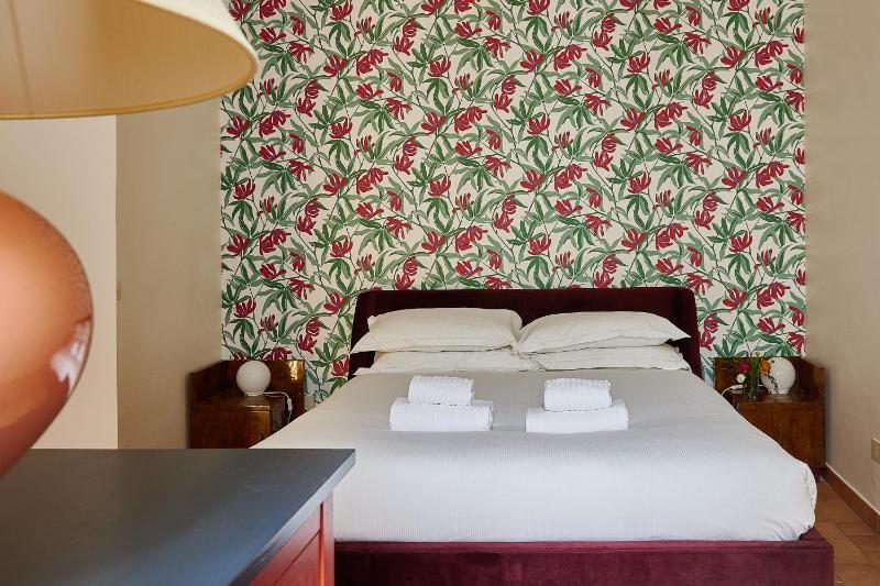 TrastevereHome - Elegant Apartment Near Navona Square - image 2
