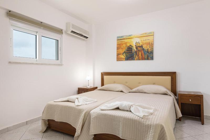 Two-Bedroom Apartment with Sea View image 4