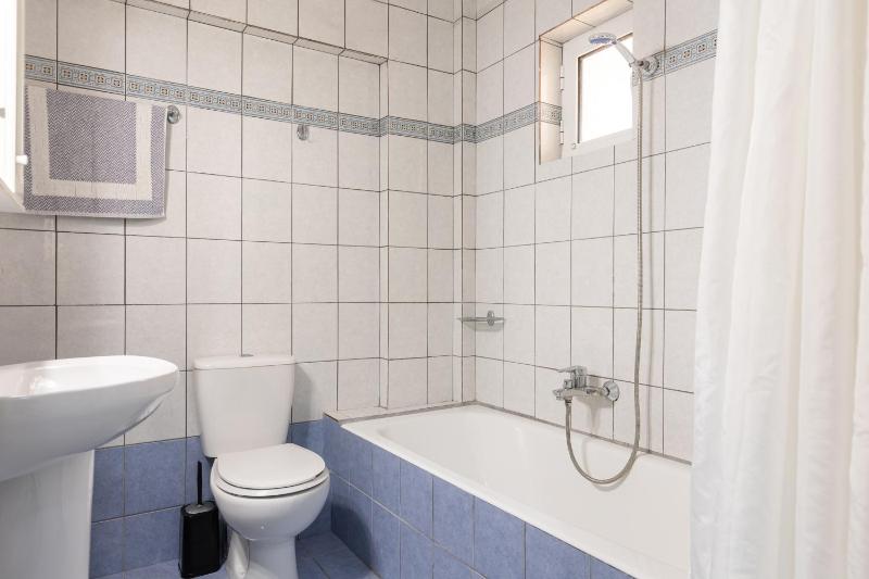 Two-Bedroom Apartment with Sea View image 3