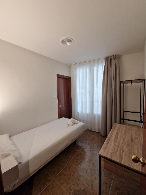 Single Room image 1