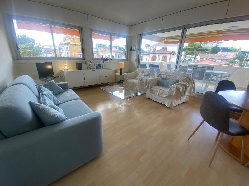Appartement T3 rénové face plage avec terrasse et parking sécurisé - Arcachon - image 7