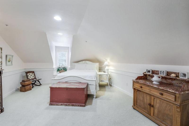 Roosevelt Cottage - image 12