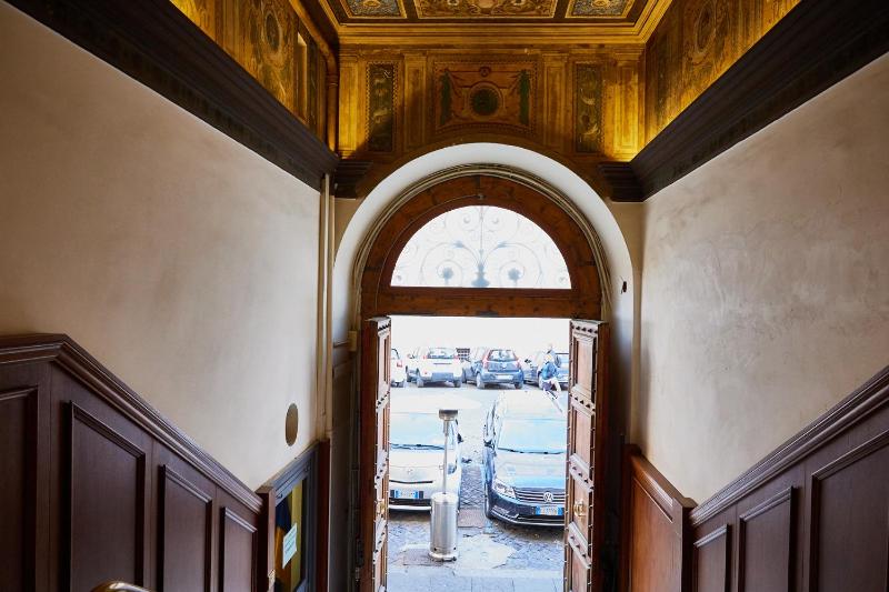 TrastevereHome - Elegant Apartment Near Navona Square - image 6