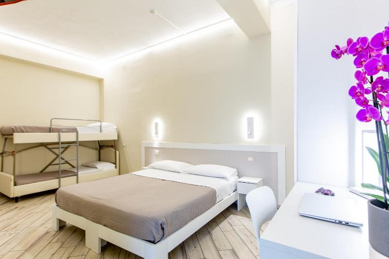 Premium Quadruple Room image 4