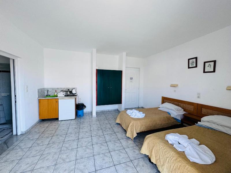 Twin Studio (2 Adults) image 3