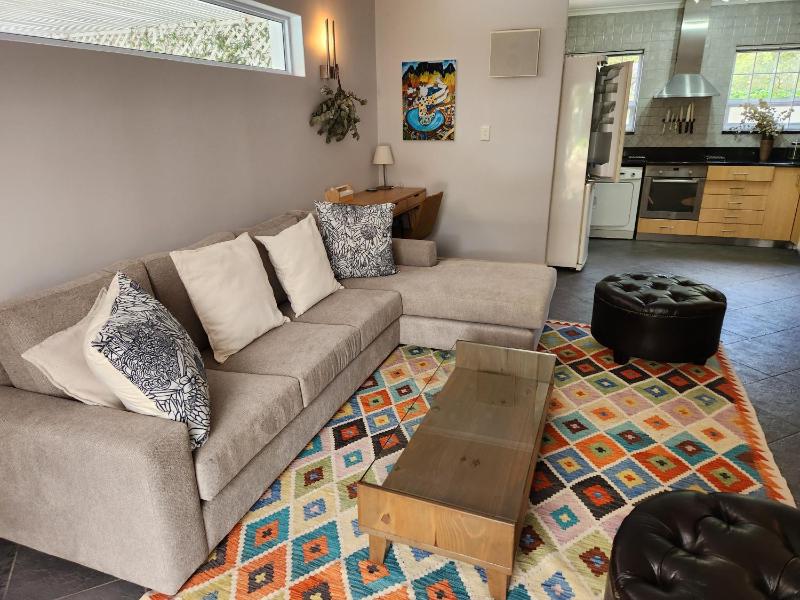 Charming fully fitted double storey Cottage near Constantia Village - image 7
