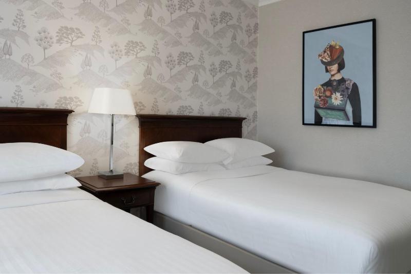 Deluxe Double Room with Two Double Beds image 3