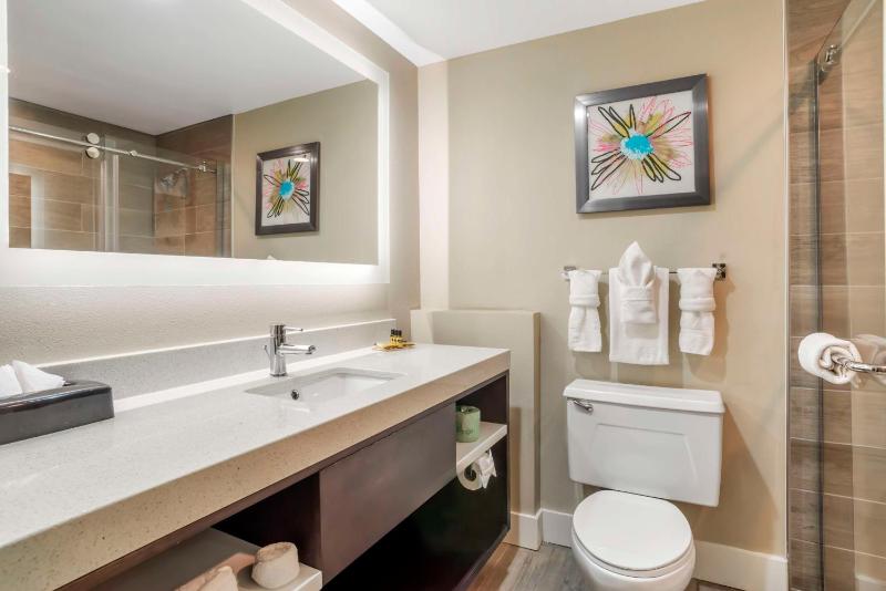 King Room image 2