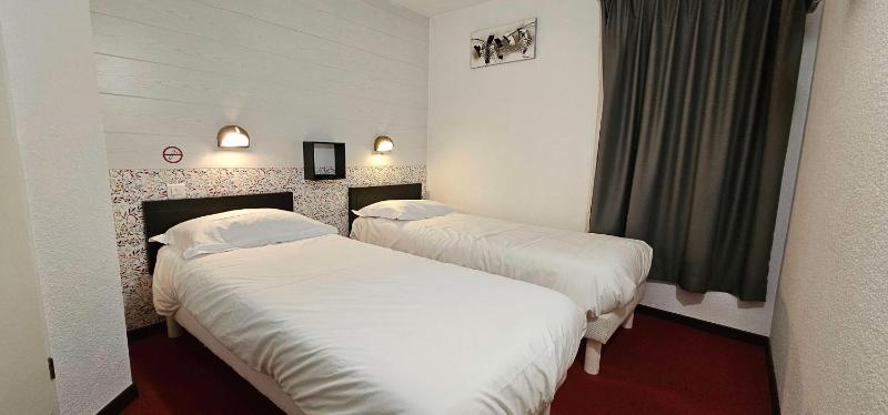 Twin Room image 1