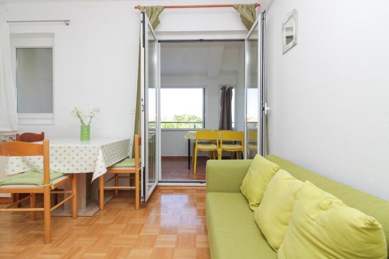 One-Bedroom Apartment with Terrace and Sea View image 1