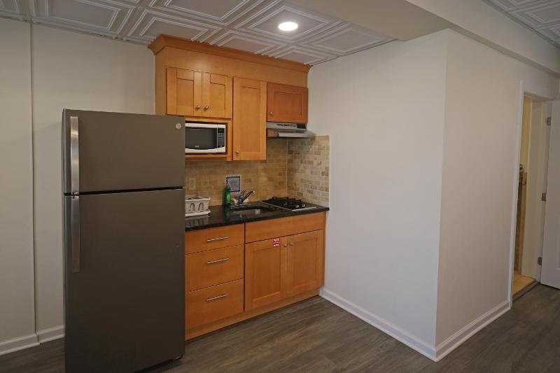 Deluxe Double Room with Side Sea View image 3