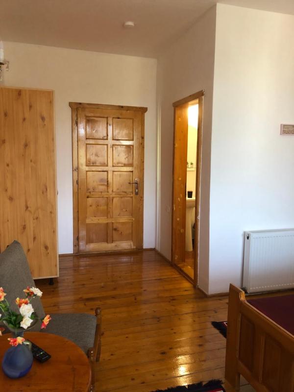 Twin Room with Balcony image 3
