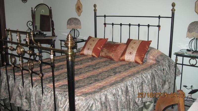 Deluxe Double Room with Shower image 4