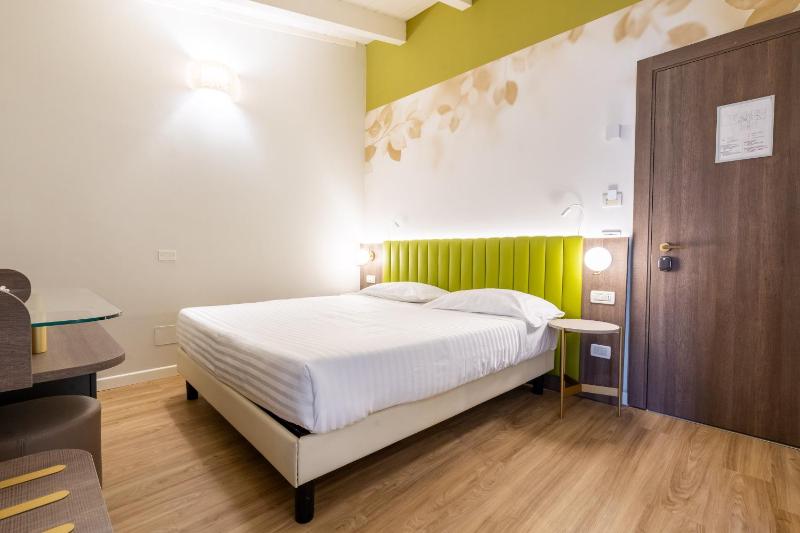 Economy Double or Twin Room image 3