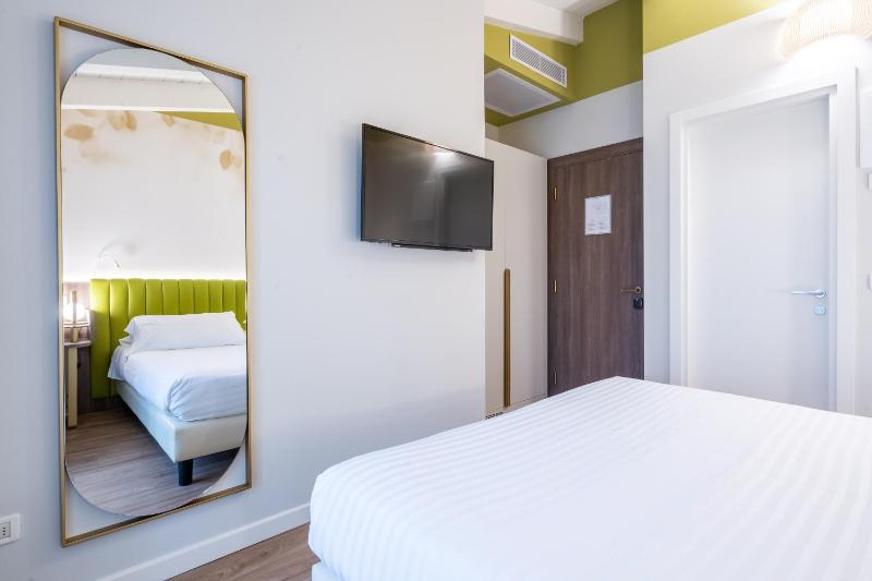 Economy Double or Twin Room image 4