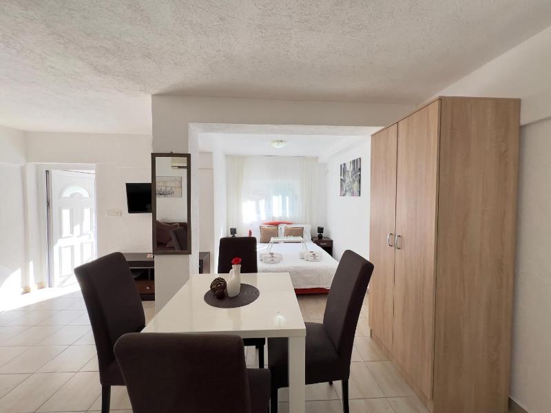 Apartments Pribilovic - image 8