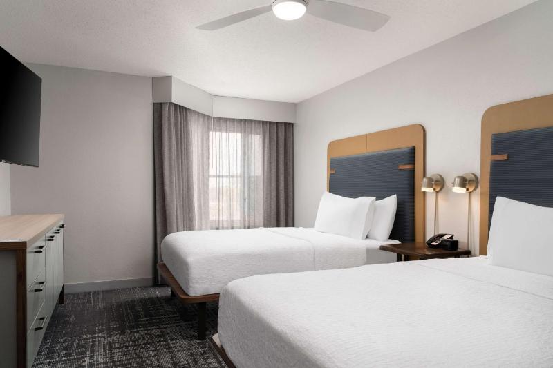 One-Bedroom Suite with Two Double Beds - Non-Smoking image 1