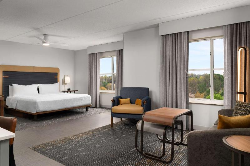 King Suite - Mobility Access/Non-Smoking image 1