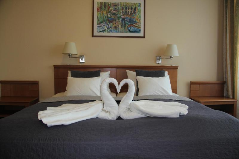 One-Bedroom Suite image 2