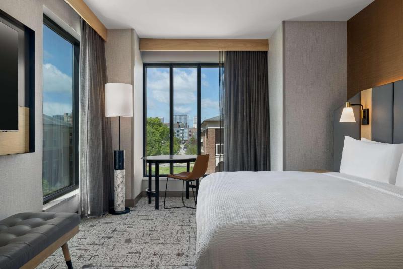 Tempo by Hilton Louisville Downtown NuLu - image 42