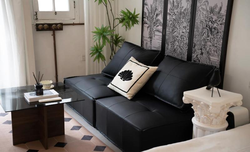 Molly House-Jing'an Temple near the subway private yard Townhouse garden villa2 king-size beds - image 10