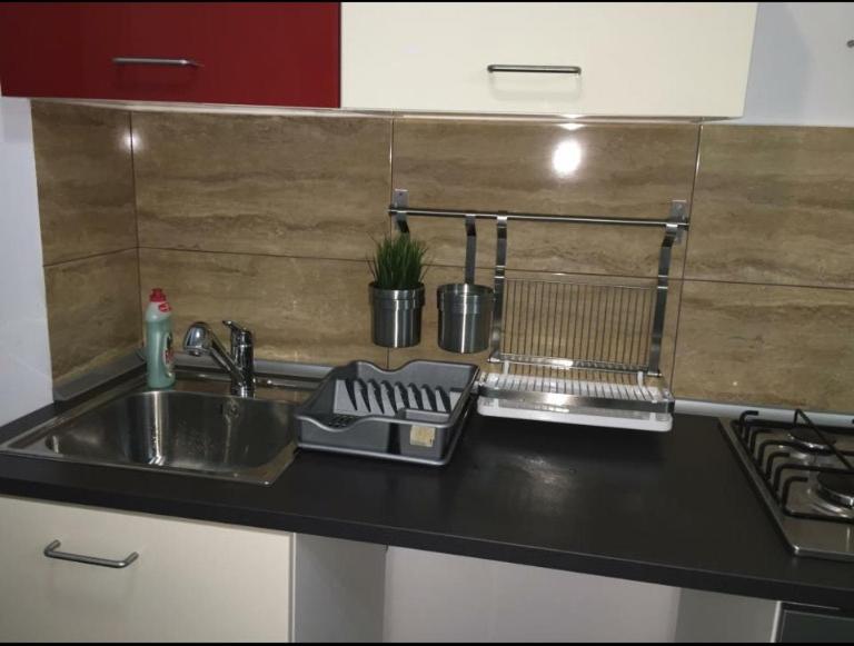 Three-Bedroom Apartment with Balcony and City View image 4