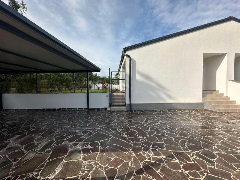 Villa Nostra - image 9