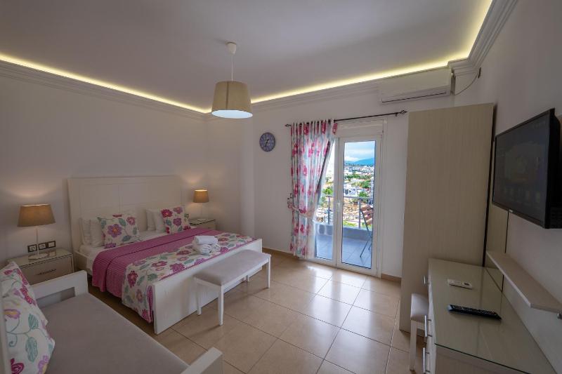 King Suite with Sea View image 4