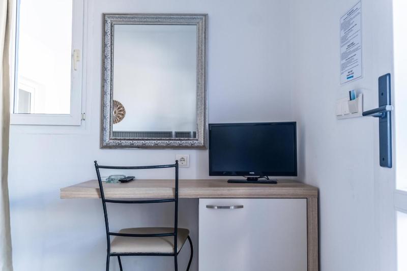 Standard Double Room image 1