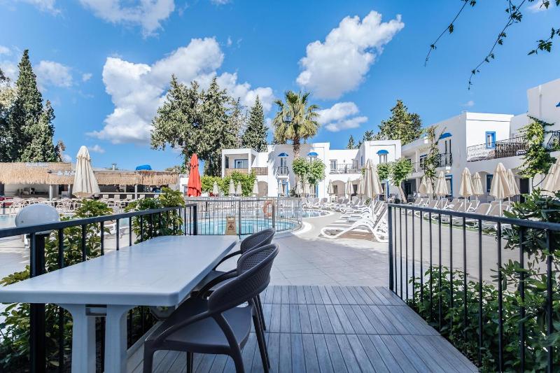 Standard Double Room image 3