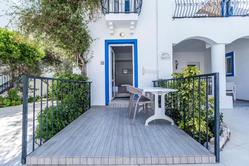 Standard Double Room image 2