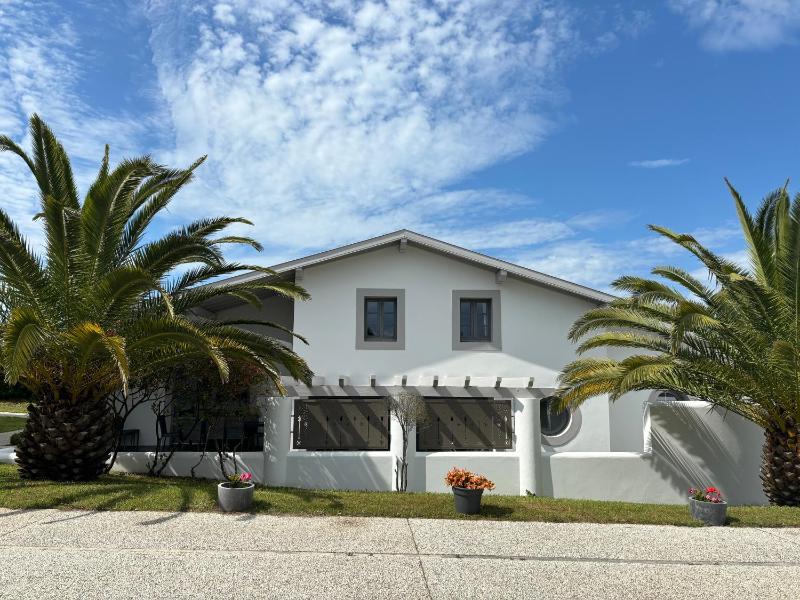 Villa (10 People) image 3