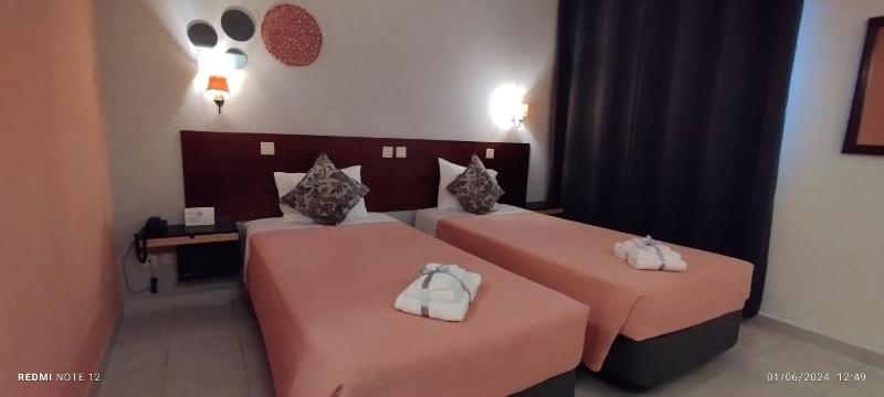 Twin Room image 1