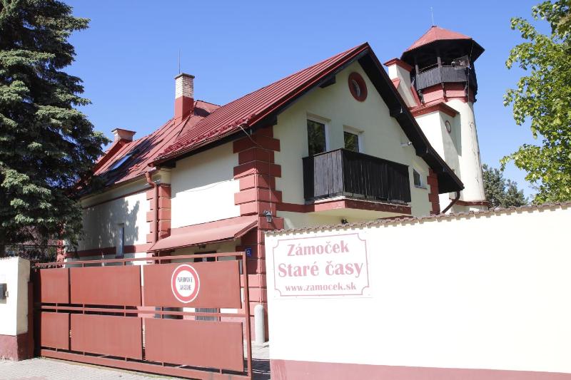Deluxe Apartment with Balcony image 1