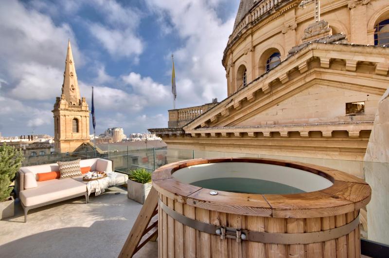 Duplex Suite with Terrace and Hot Tub image 1