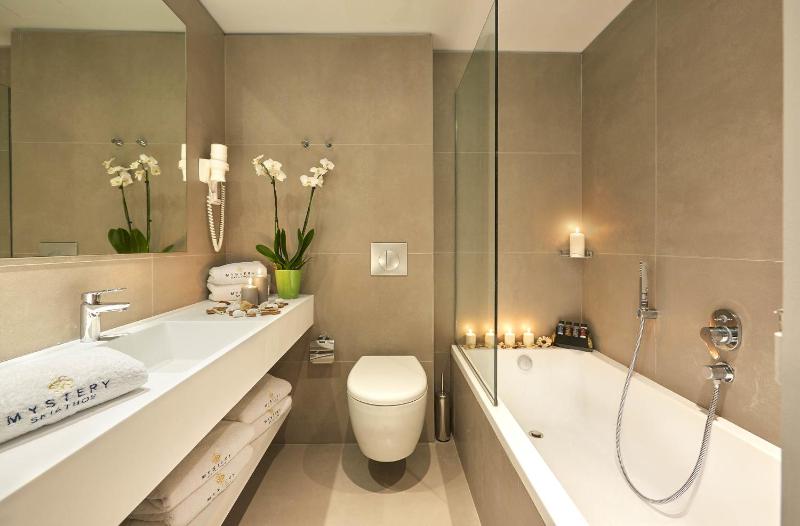 Grand Villa with Terrace Jacuzzi image 2