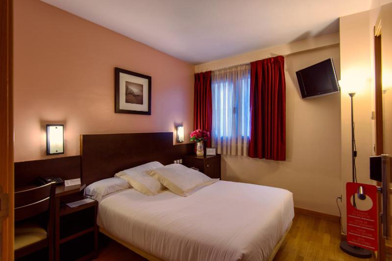 Single Room image 4