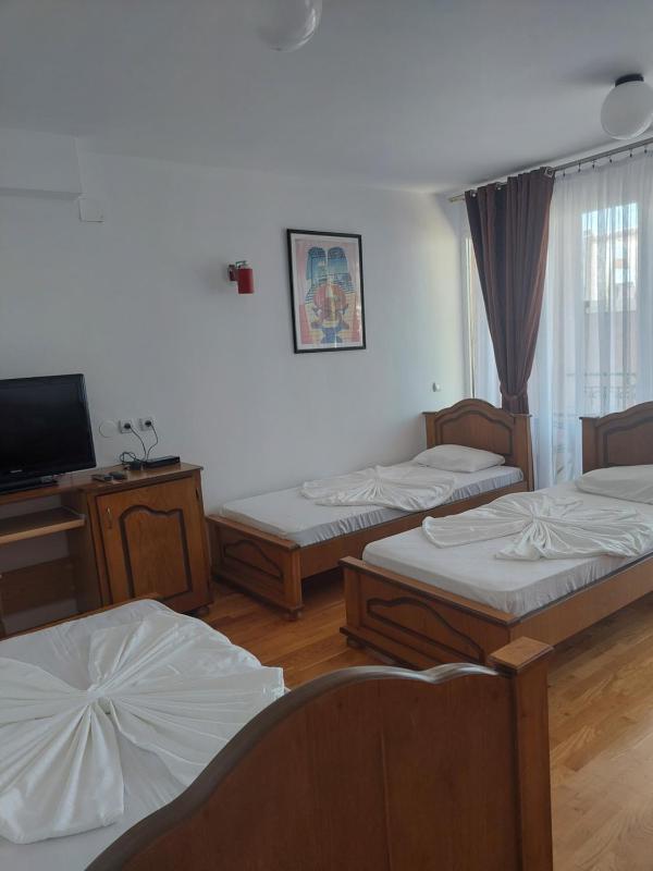 Studio with Balcony and Sea View image 3